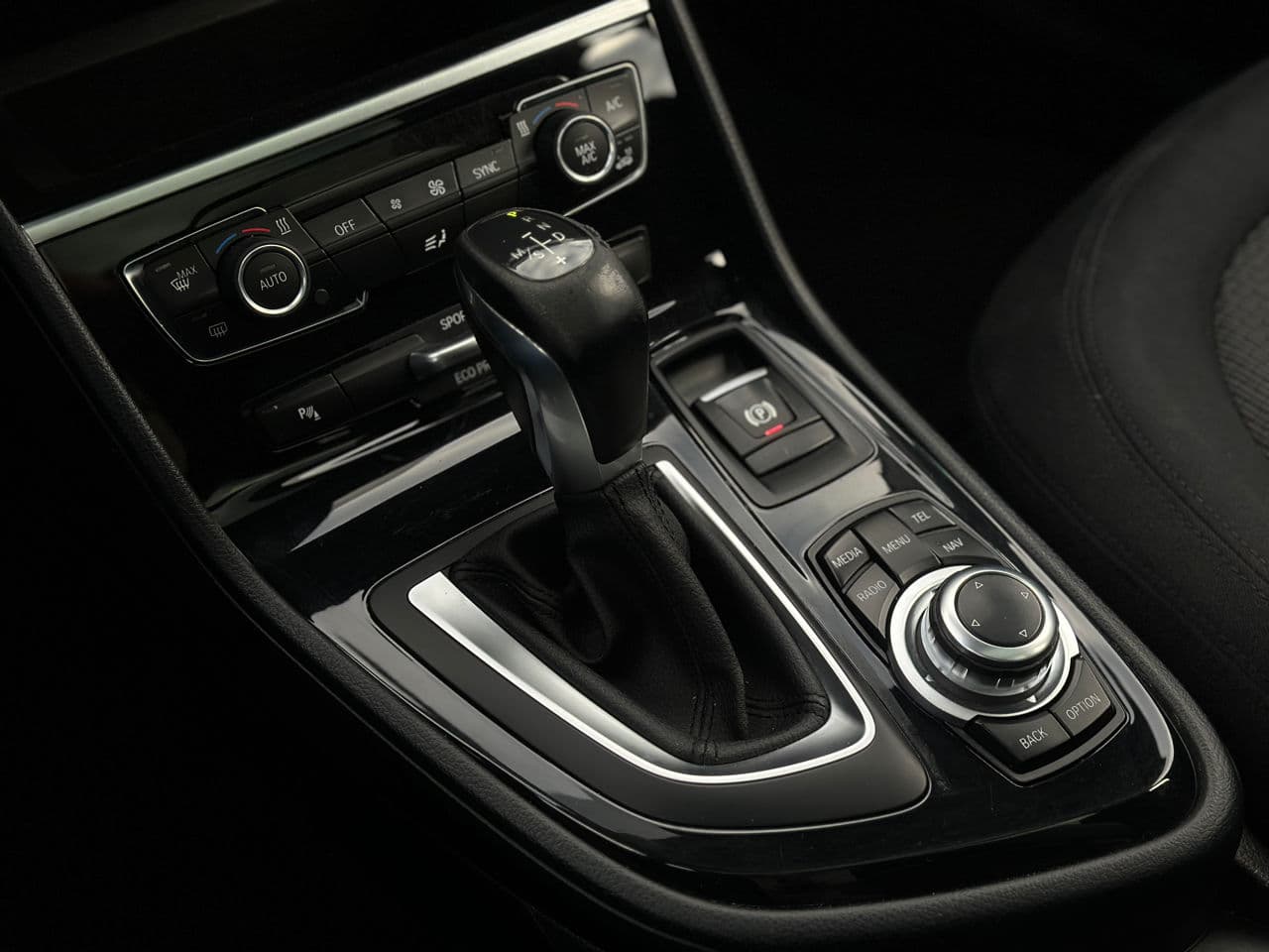 2015 BMW 216d — Miniatură 12