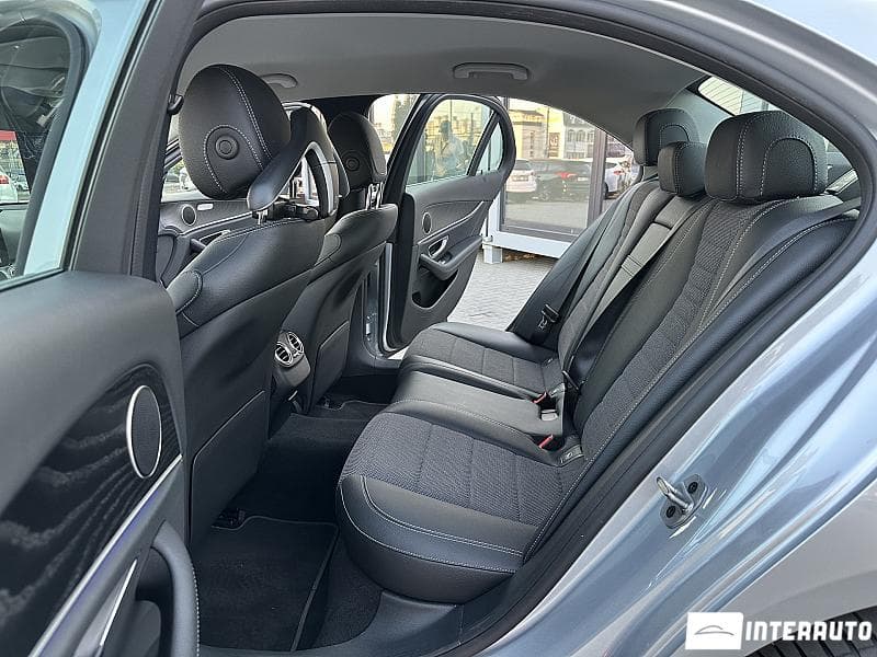 2022 Mercedes E 300e — Miniatură 13