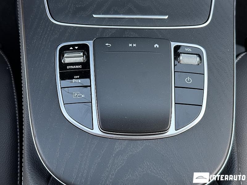 2022 Mercedes E 300e — Miniatură 12