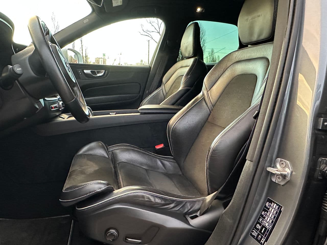 Volvo XC 60 2018 — Миниатюра 5