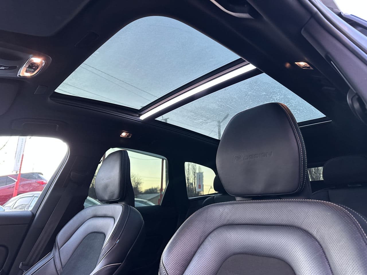 Volvo XC 60 2018 — Миниатюра 17