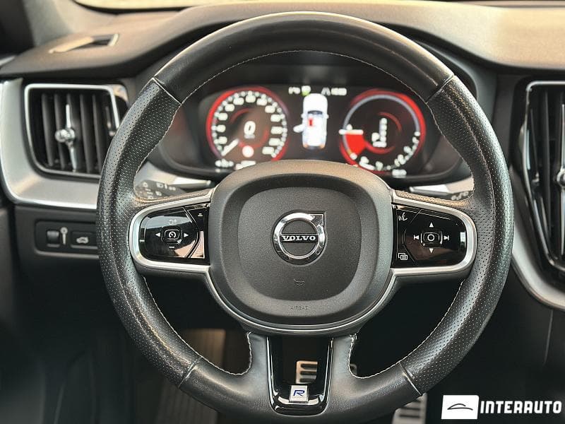 Volvo XC 60 2018 — Миниатюра 11