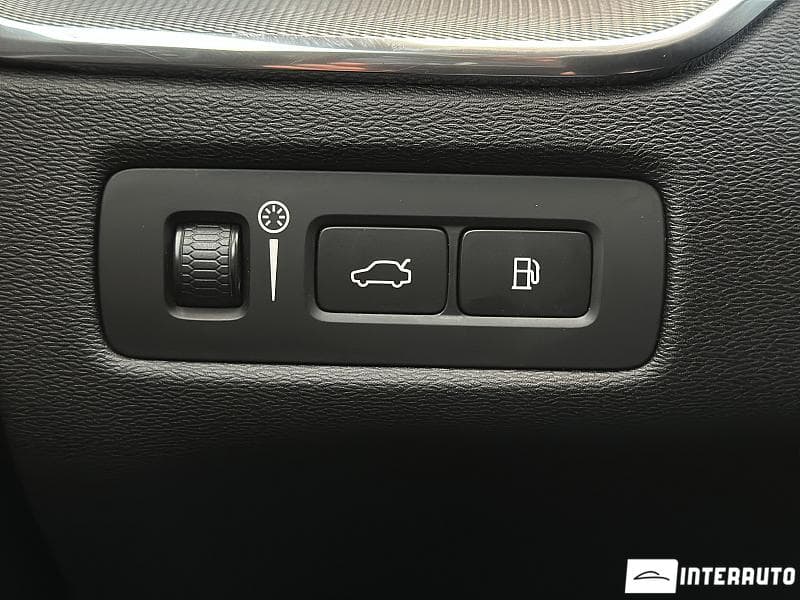 Volvo XC 60 2018 — Миниатюра 9
