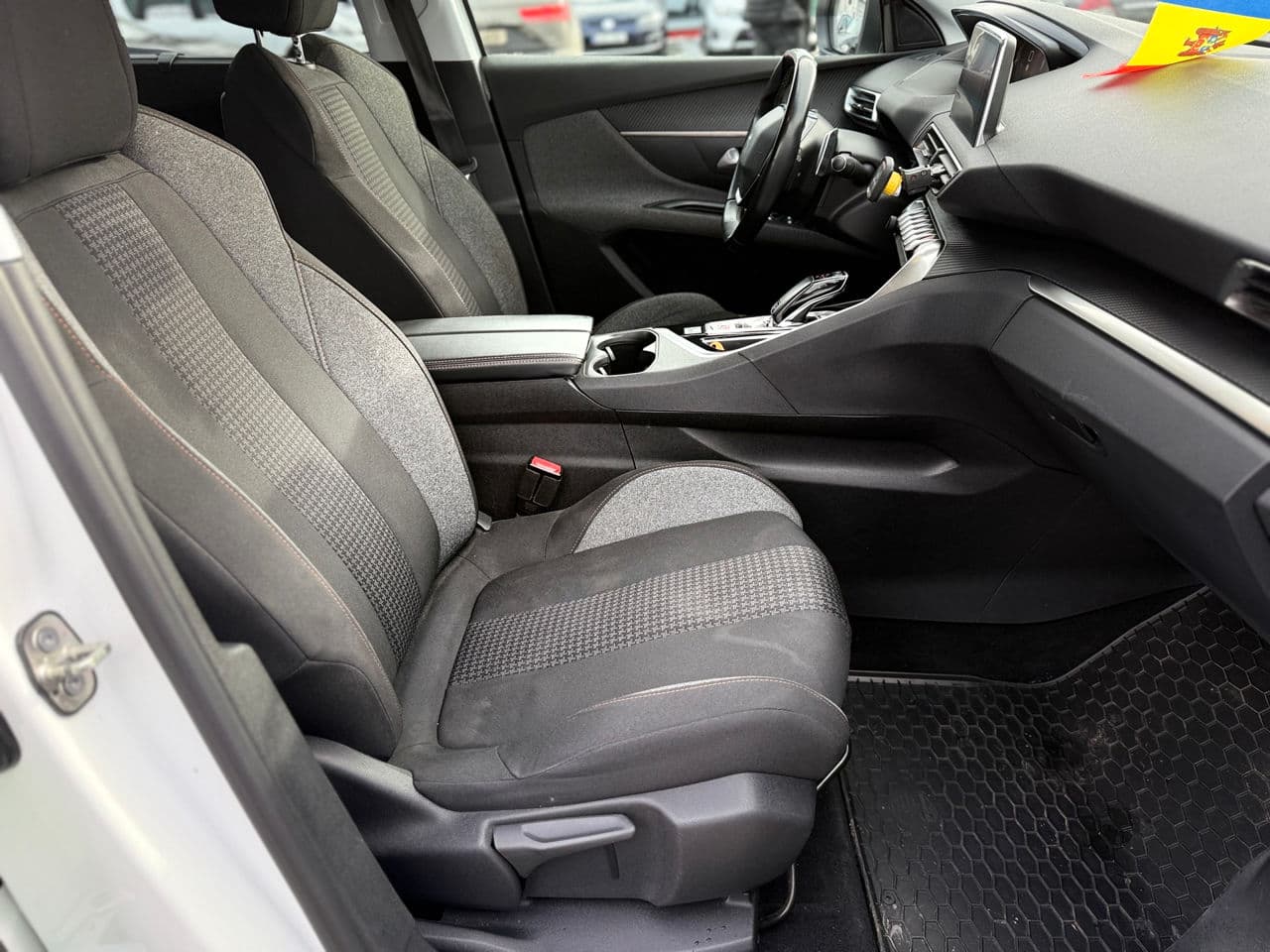 2019 Peugeot 5008 — Miniatură 16