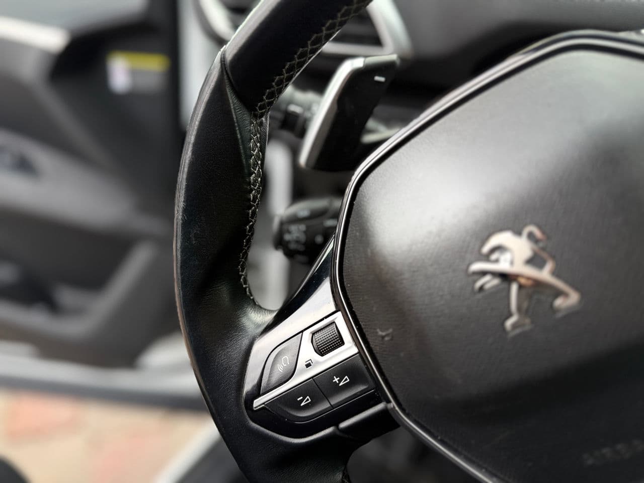 2019 Peugeot 5008 — Miniatură 10