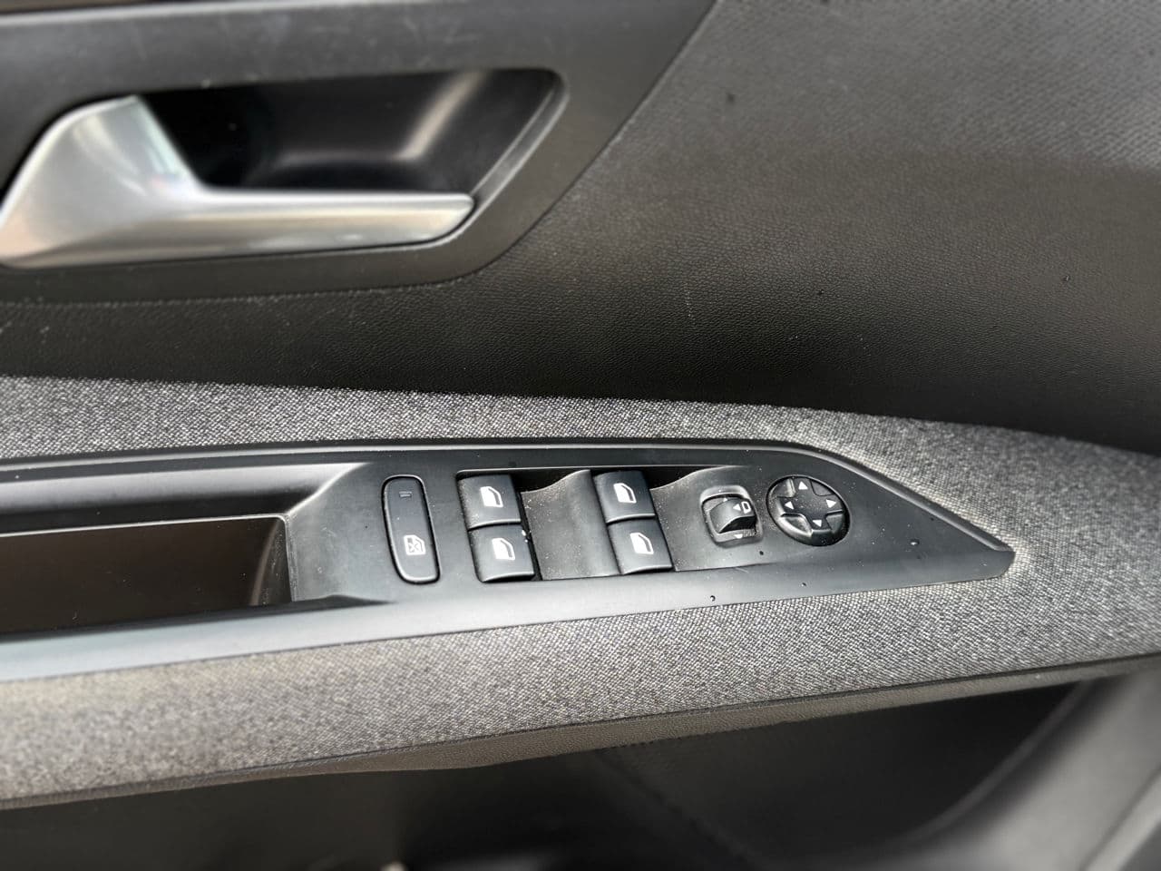 2019 Peugeot 5008 — Miniatură 7