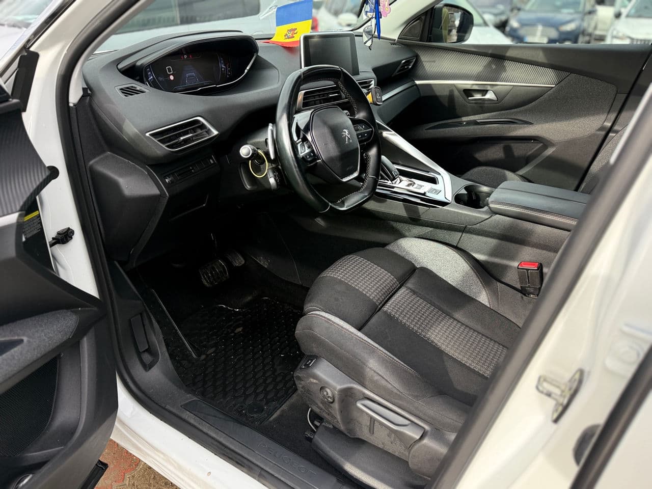 2019 Peugeot 5008 — Miniatură 6