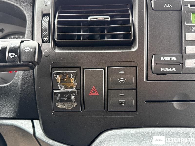 Ford Transit 2011 — Миниатюра 10