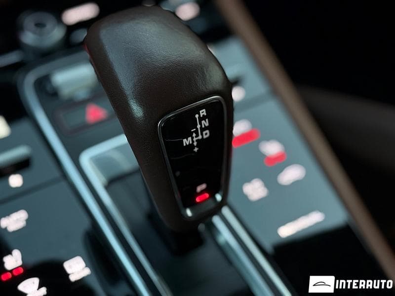 2020 Porsche Cayenne — Miniatură 16