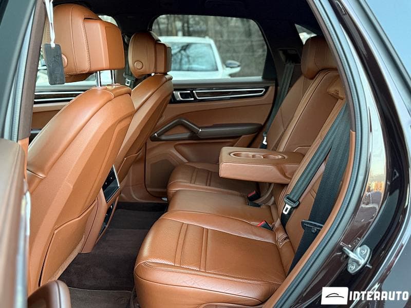 2020 Porsche Cayenne — Miniatură 18