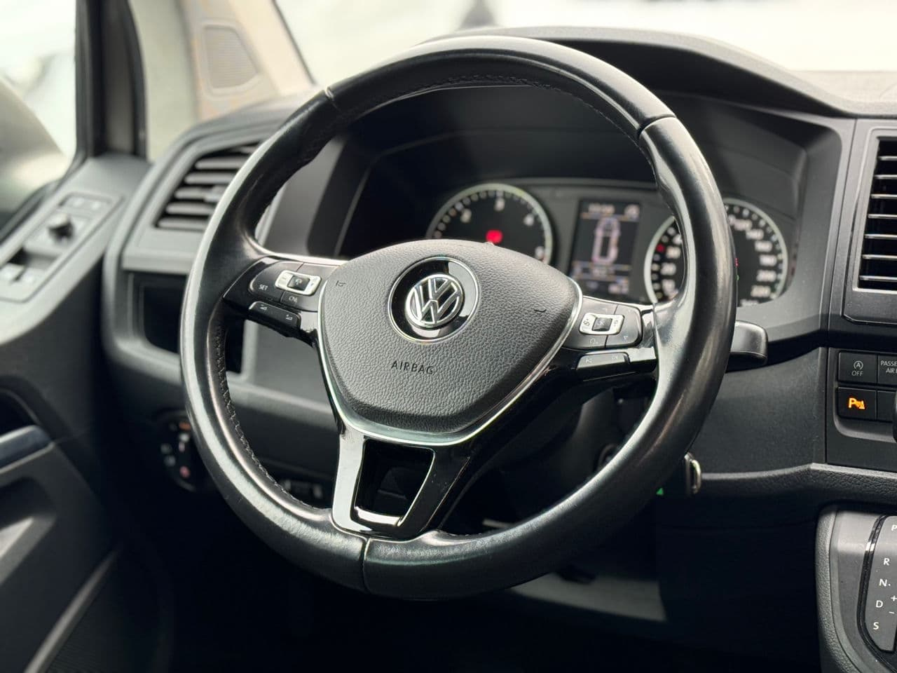 2017 Volkswagen Caravelle — Miniatură 10