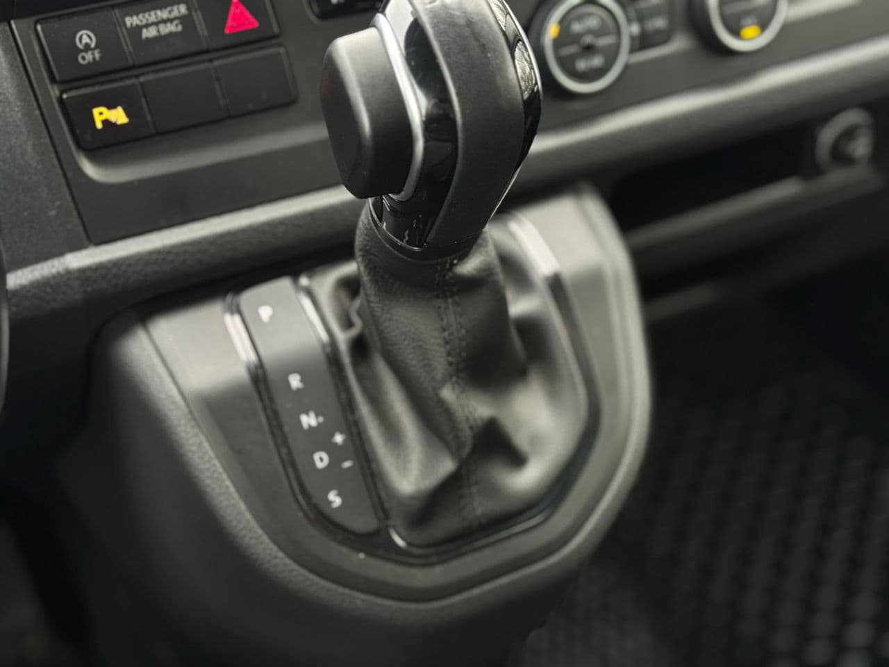 2017 Volkswagen Caravelle — Miniatură 14