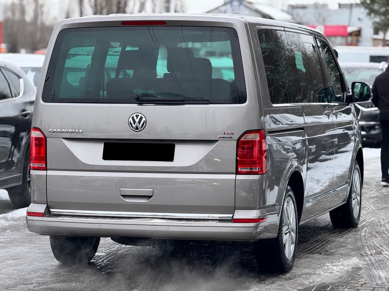 2017 Volkswagen Caravelle — Miniatură 2