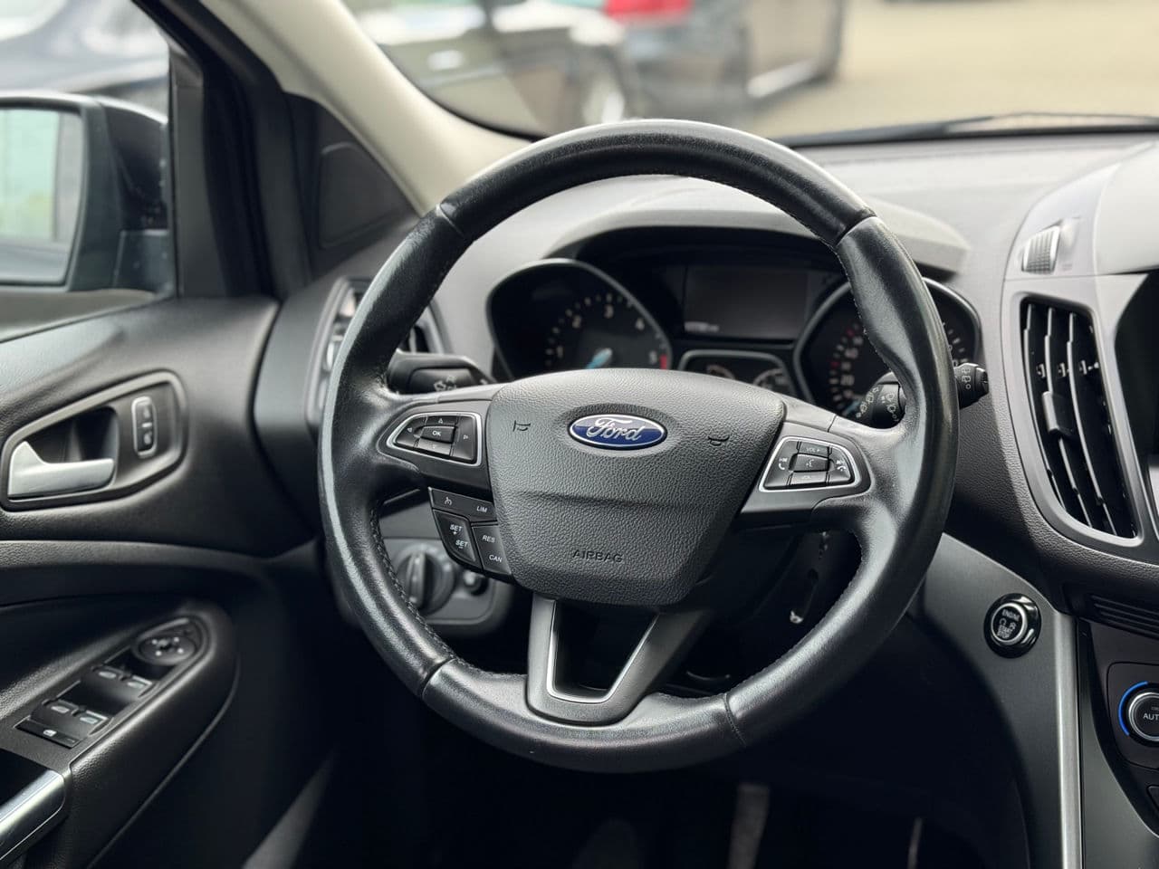 2016 Ford Kuga — Miniatură 10