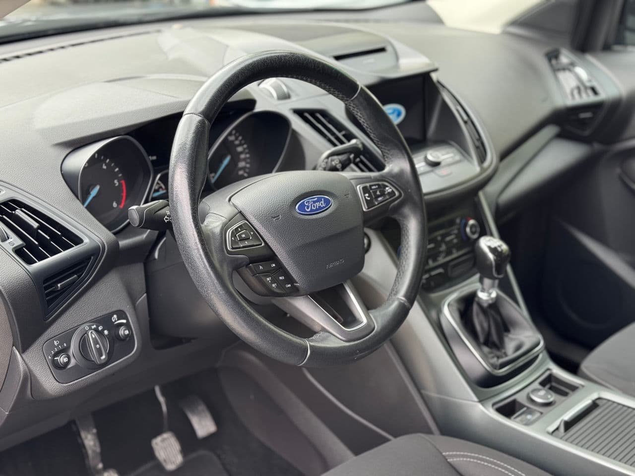 2016 Ford Kuga — Miniatură 8