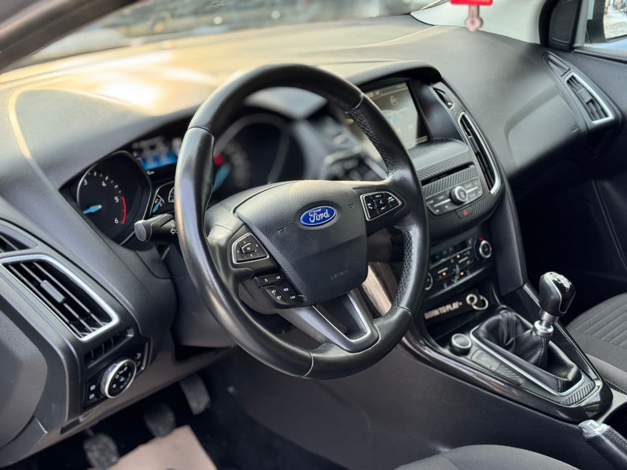 2015 Ford Focus — Miniatură 9