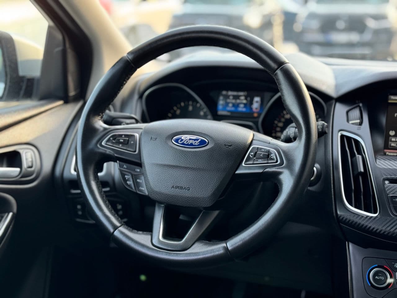 2015 Ford Focus — Miniatură 11