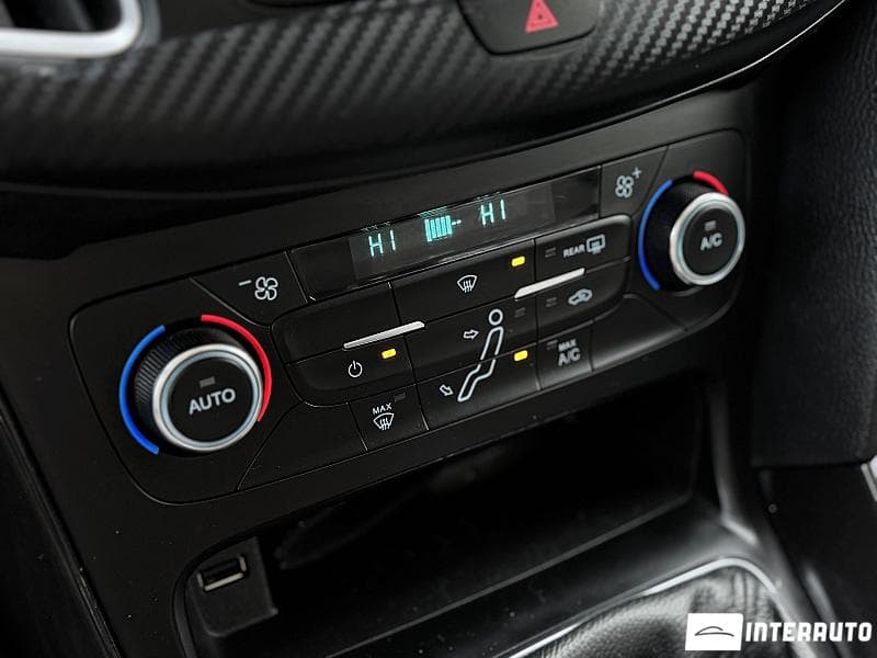 2015 Ford Focus — Miniatură 15
