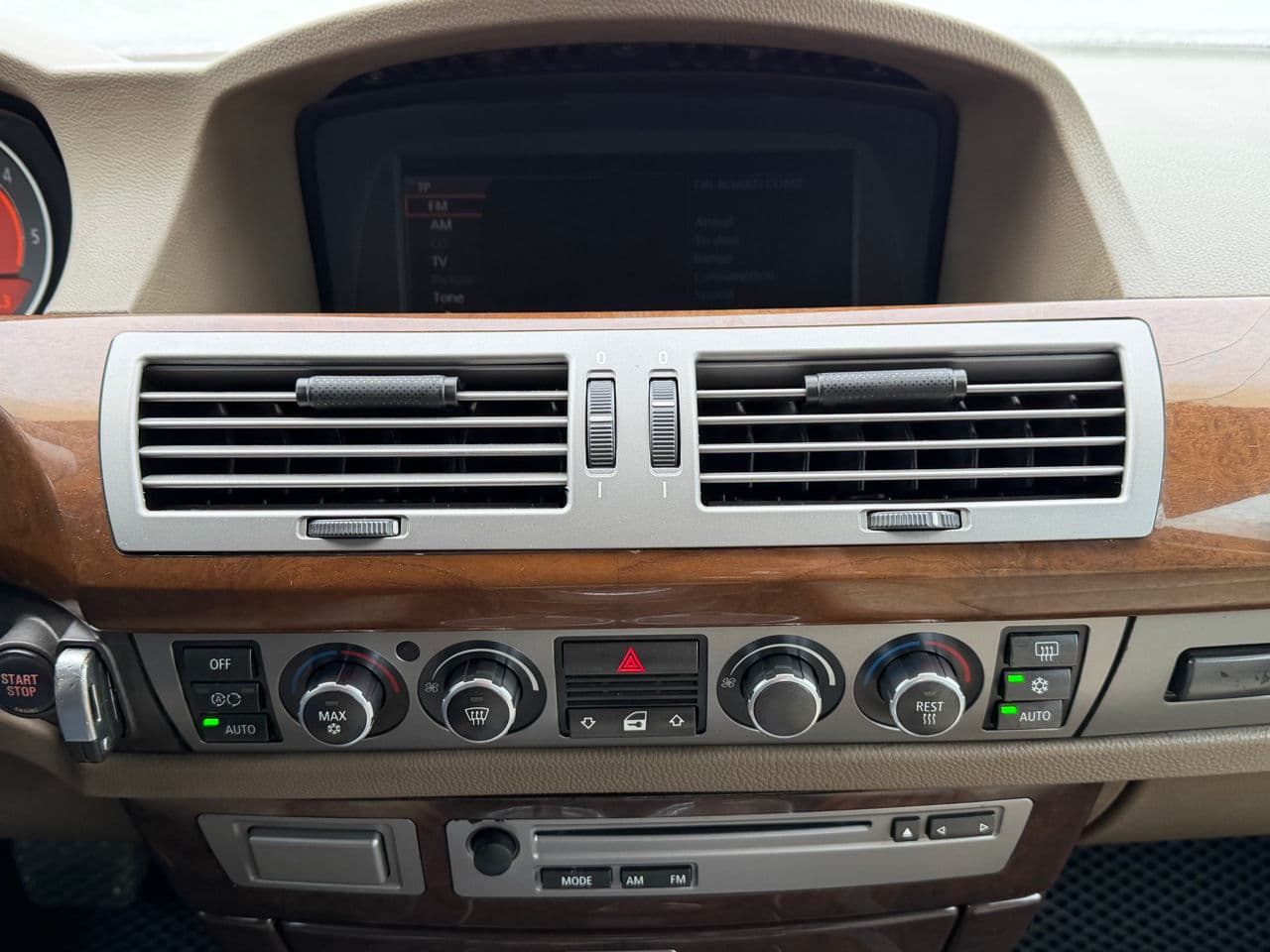 BMW 730 2004 — Миниатюра 13