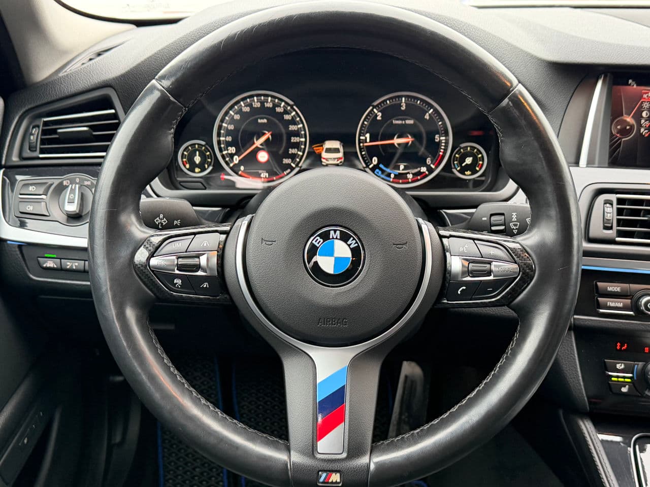 BMW 520 2016 — Миниатюра 12