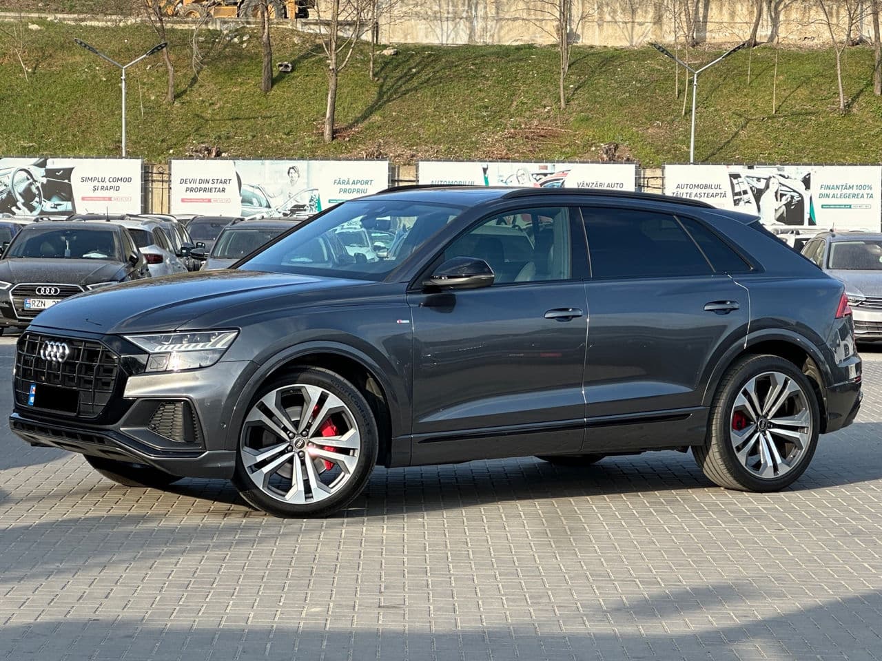 2023 Audi Q8 — Miniatură 2
