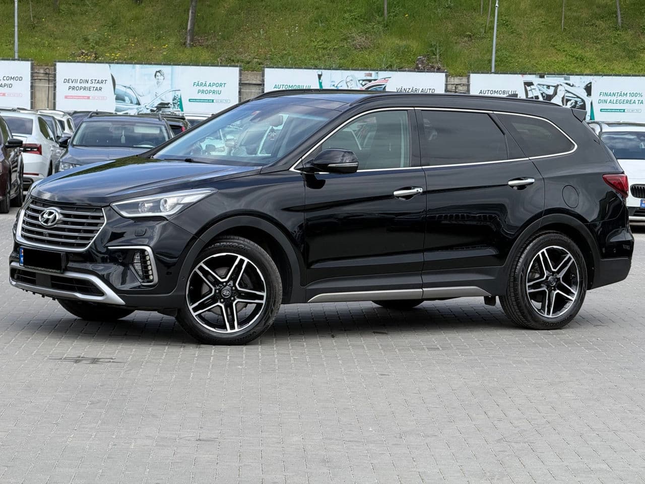 2017 Hyundai Grand Santa Fe — Miniatură 2