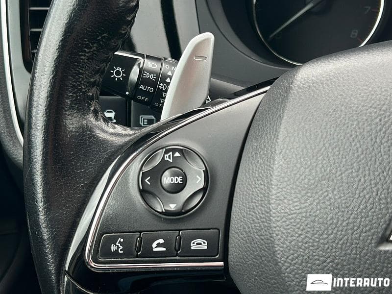Mitsubishi Outlander 2015 — Миниатюра 11