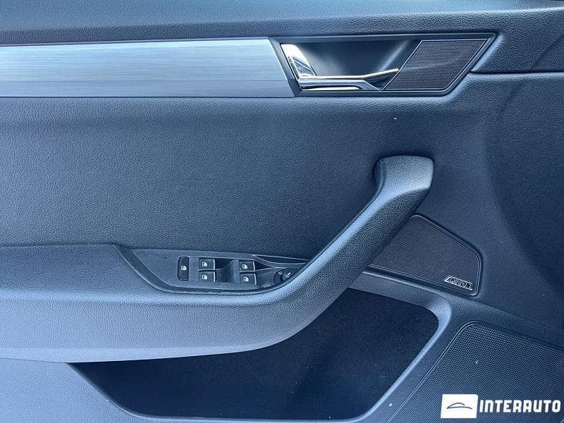 2016 Skoda Superb — Miniatură 5