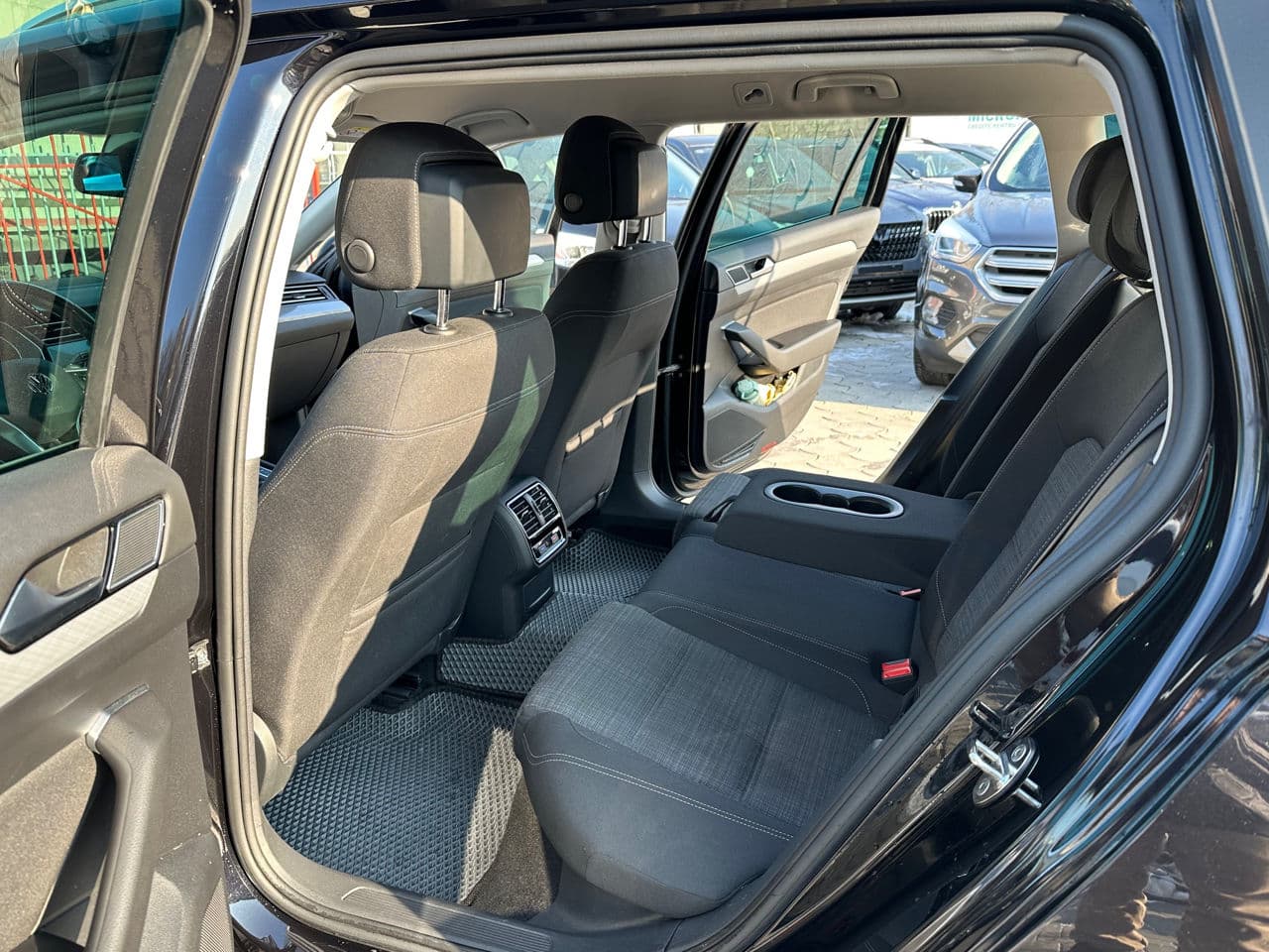 2019 Volkswagen Passat — Miniatură 18