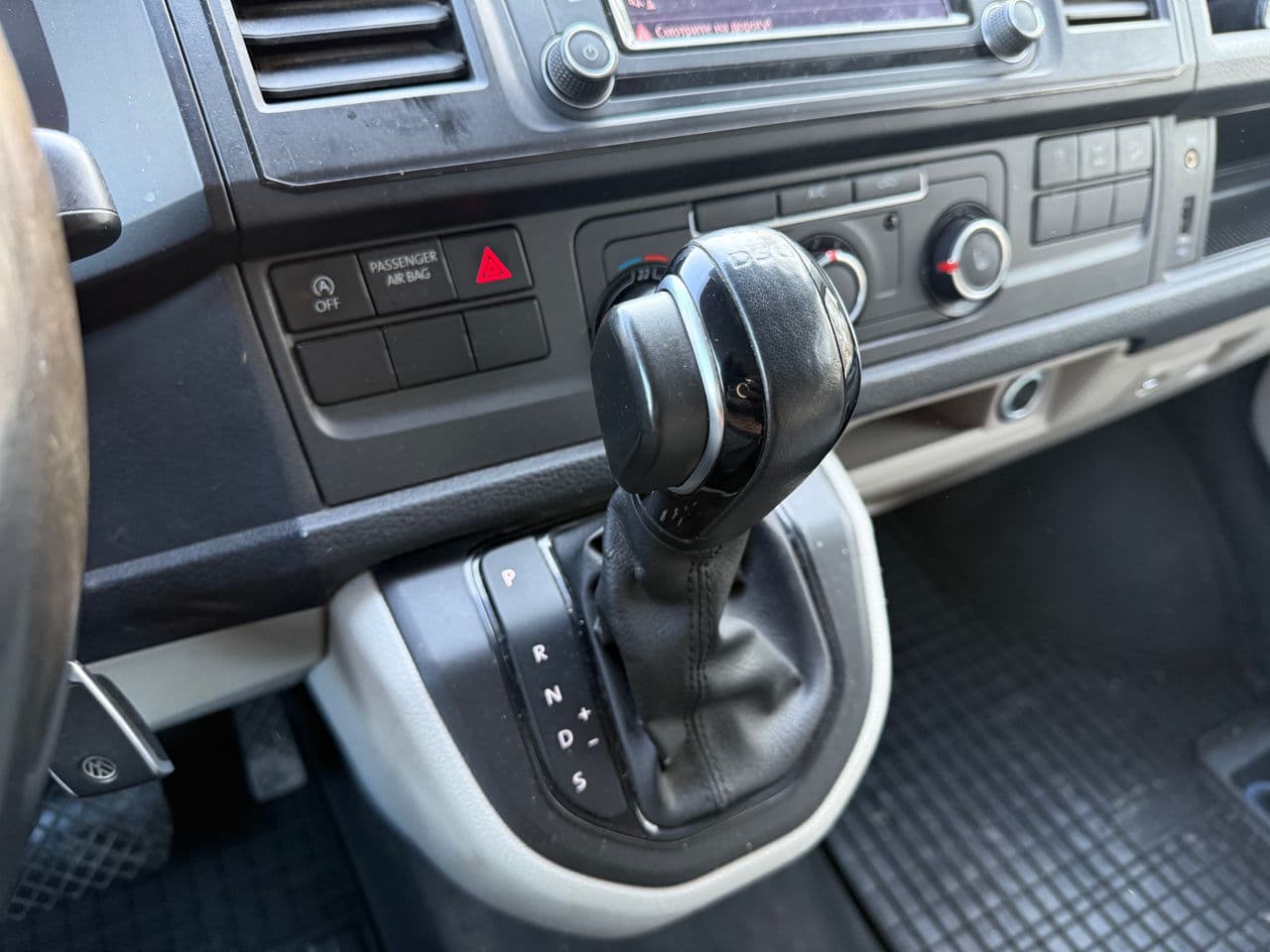 2017 Volkswagen Transporter — Miniatură 13