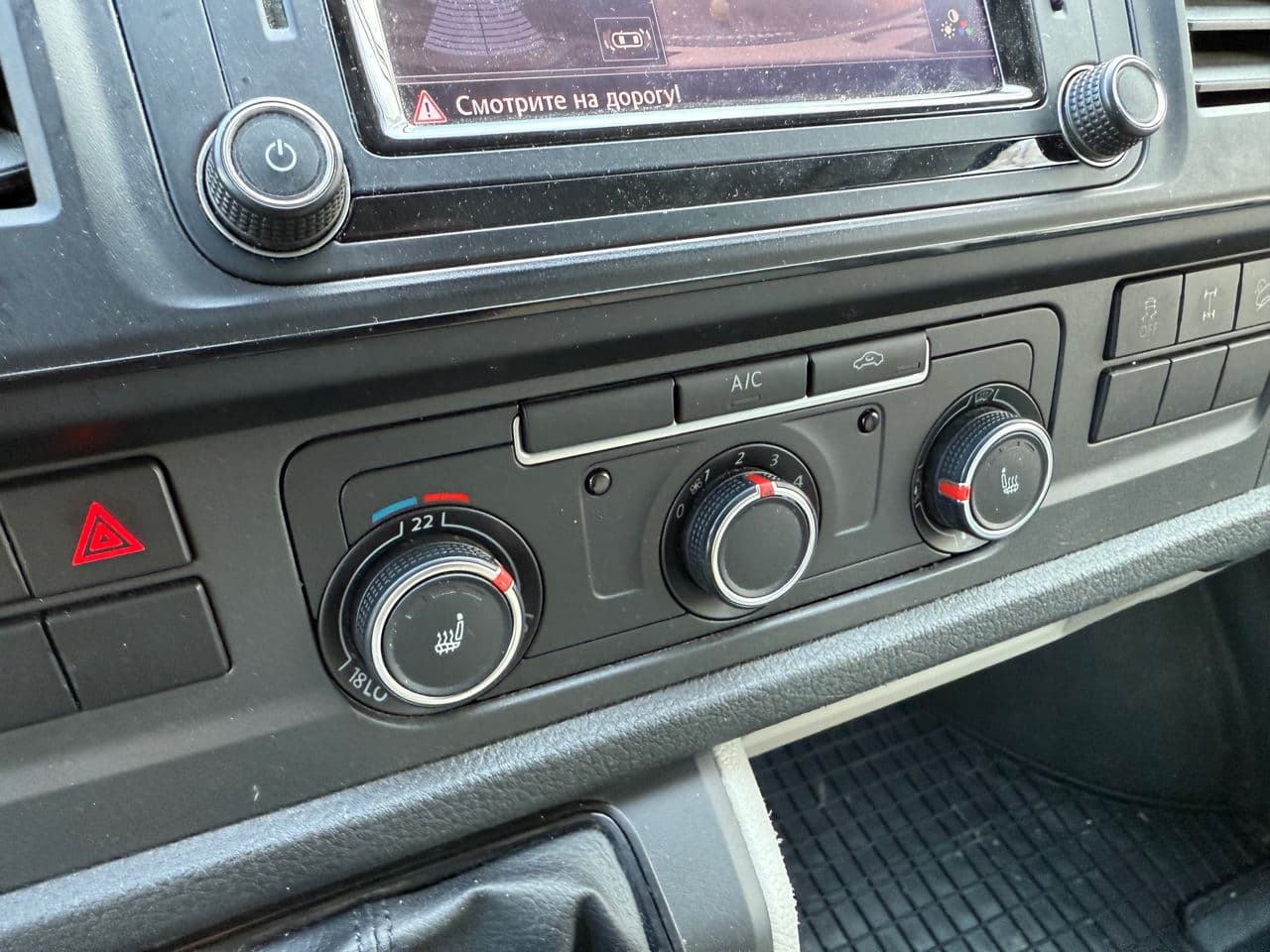 2017 Volkswagen Transporter — Miniatură 12