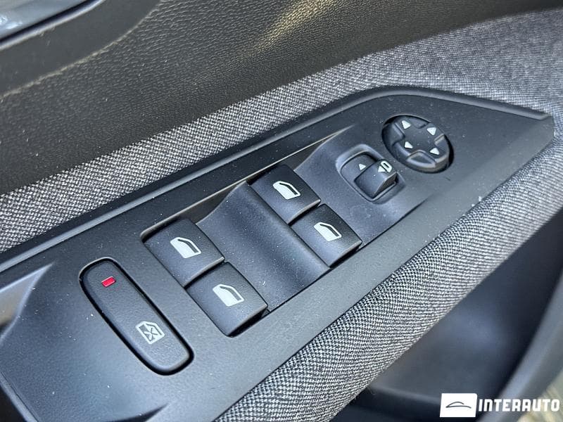 2019 Peugeot 5008 — Miniatură 18
