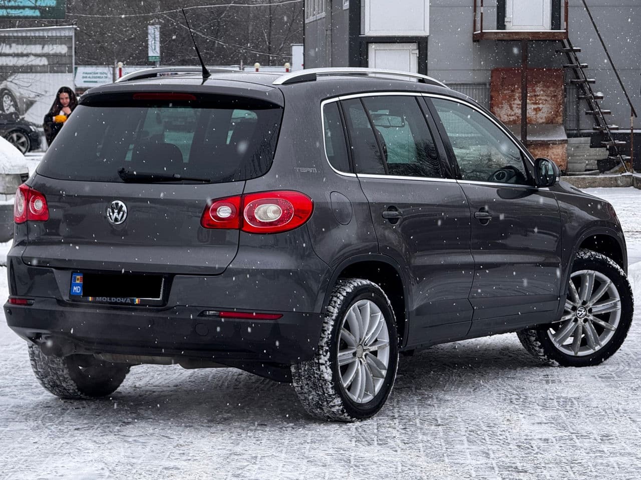 2011 Volkswagen Tiguan — Miniatură 2
