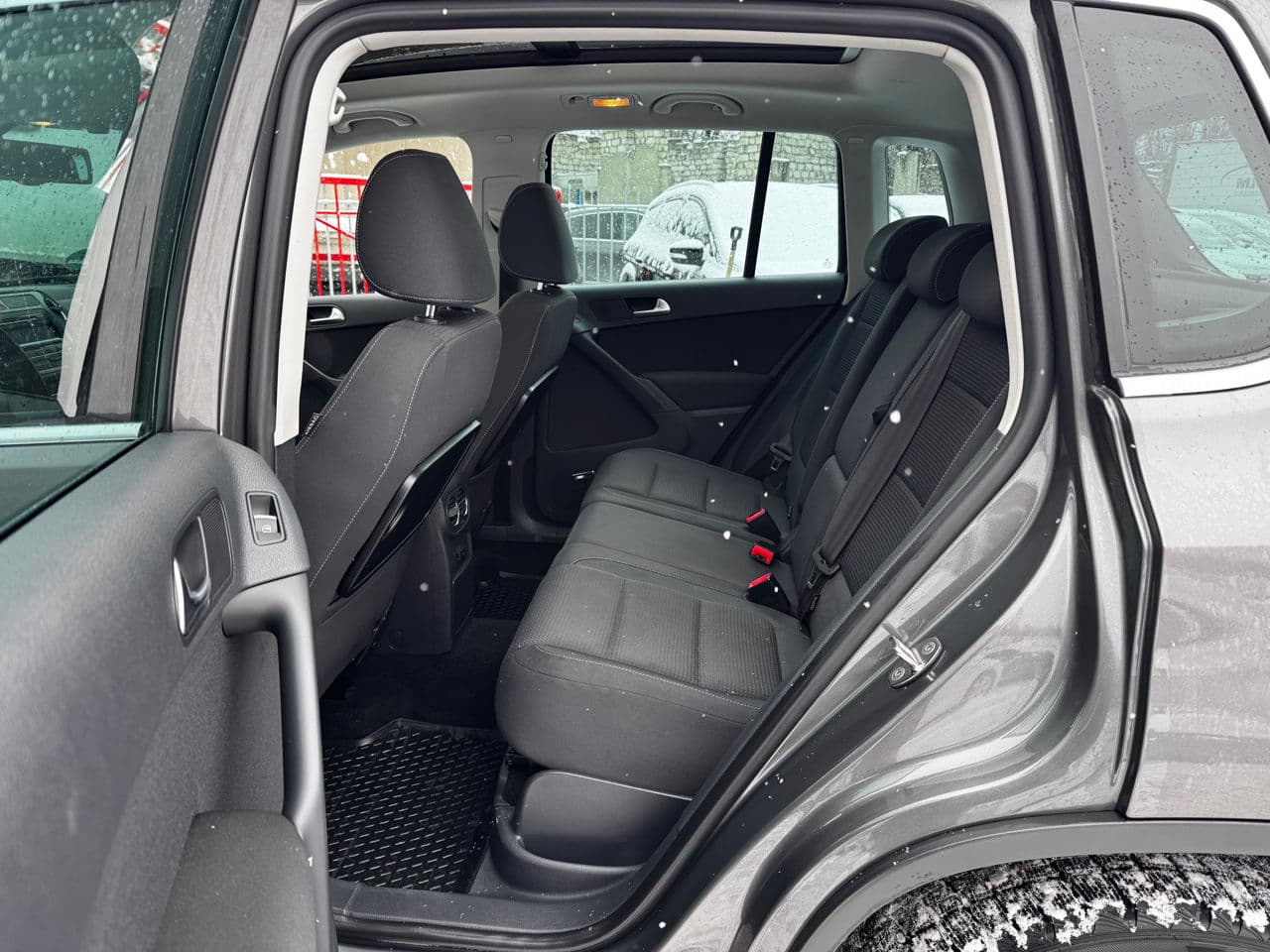 2011 Volkswagen Tiguan — Miniatură 21