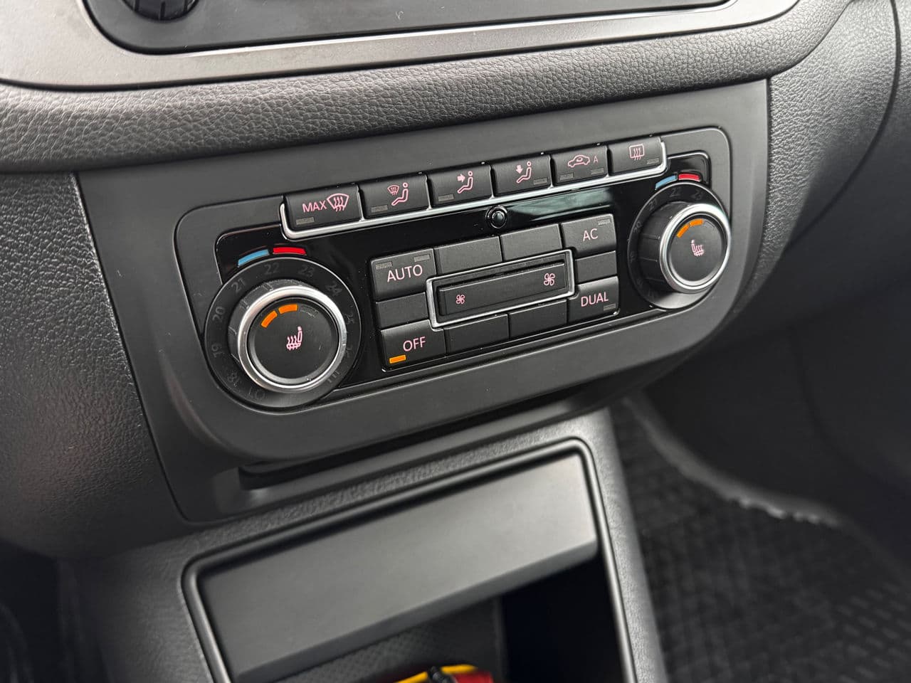 2011 Volkswagen Tiguan — Miniatură 11