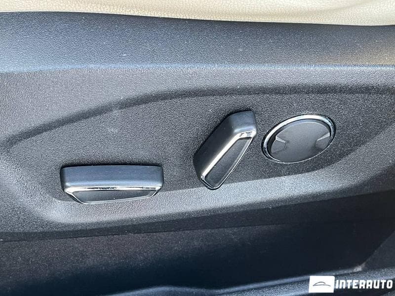 2019 Ford Edge — Miniatură 16