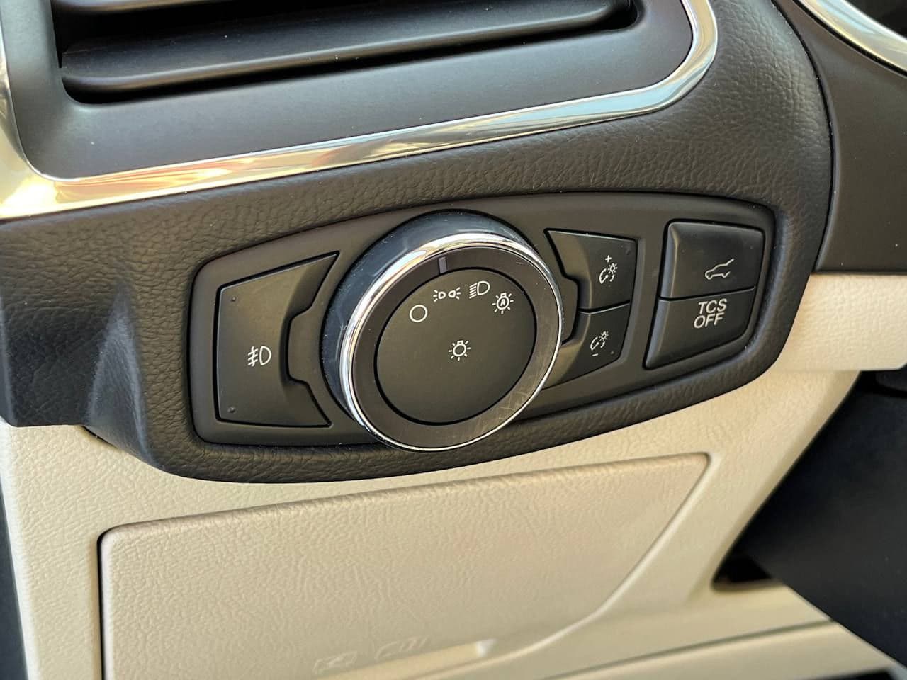 2019 Ford Edge — Miniatură 15