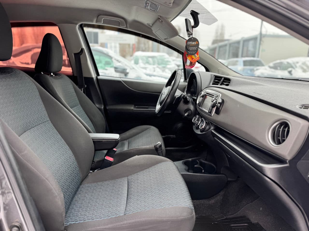 Toyota Yaris 2011 — Миниатюра 17
