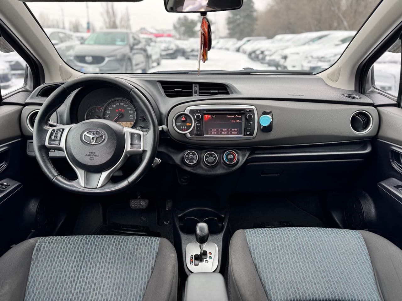 Toyota Yaris 2011 — Миниатюра 14