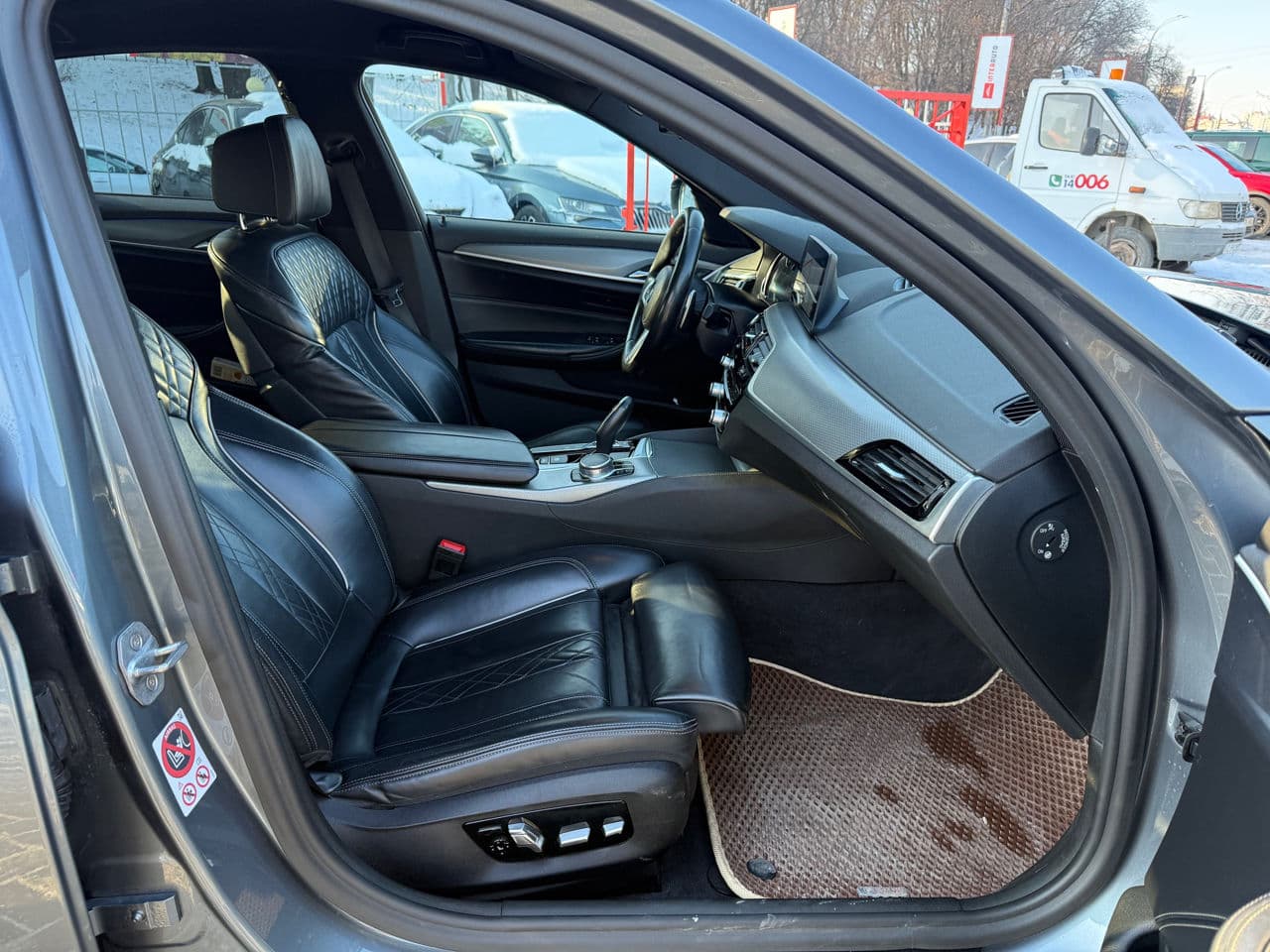 BMW 520 2016 — Миниатюра 5
