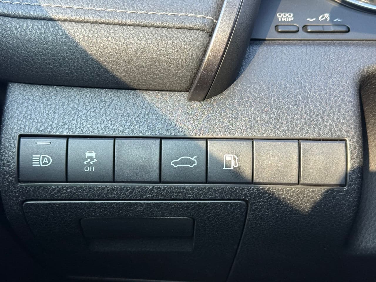2018 Toyota Camry — Miniatură 13