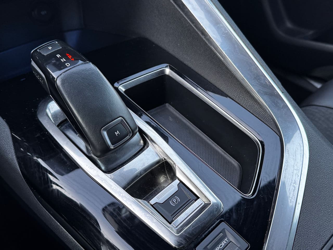 2018 Peugeot 3008 — Miniatură 15