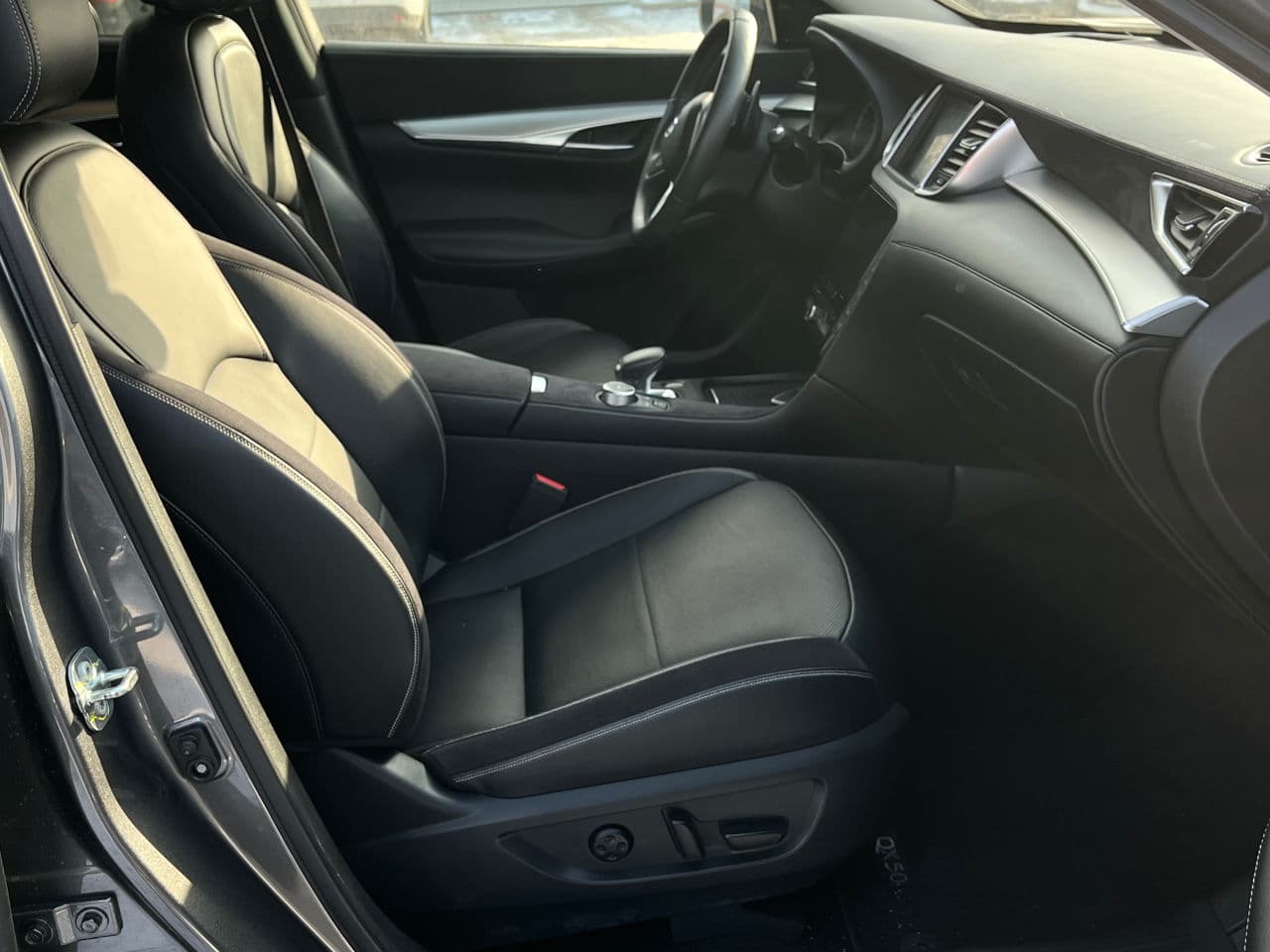 2022 Infiniti QX50 — Miniatură 15