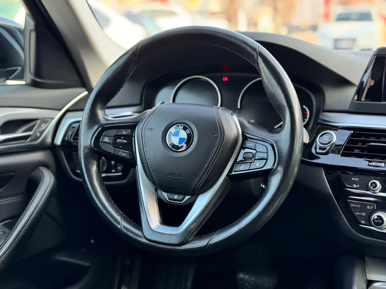 2018 BMW 518 — Miniatură 11