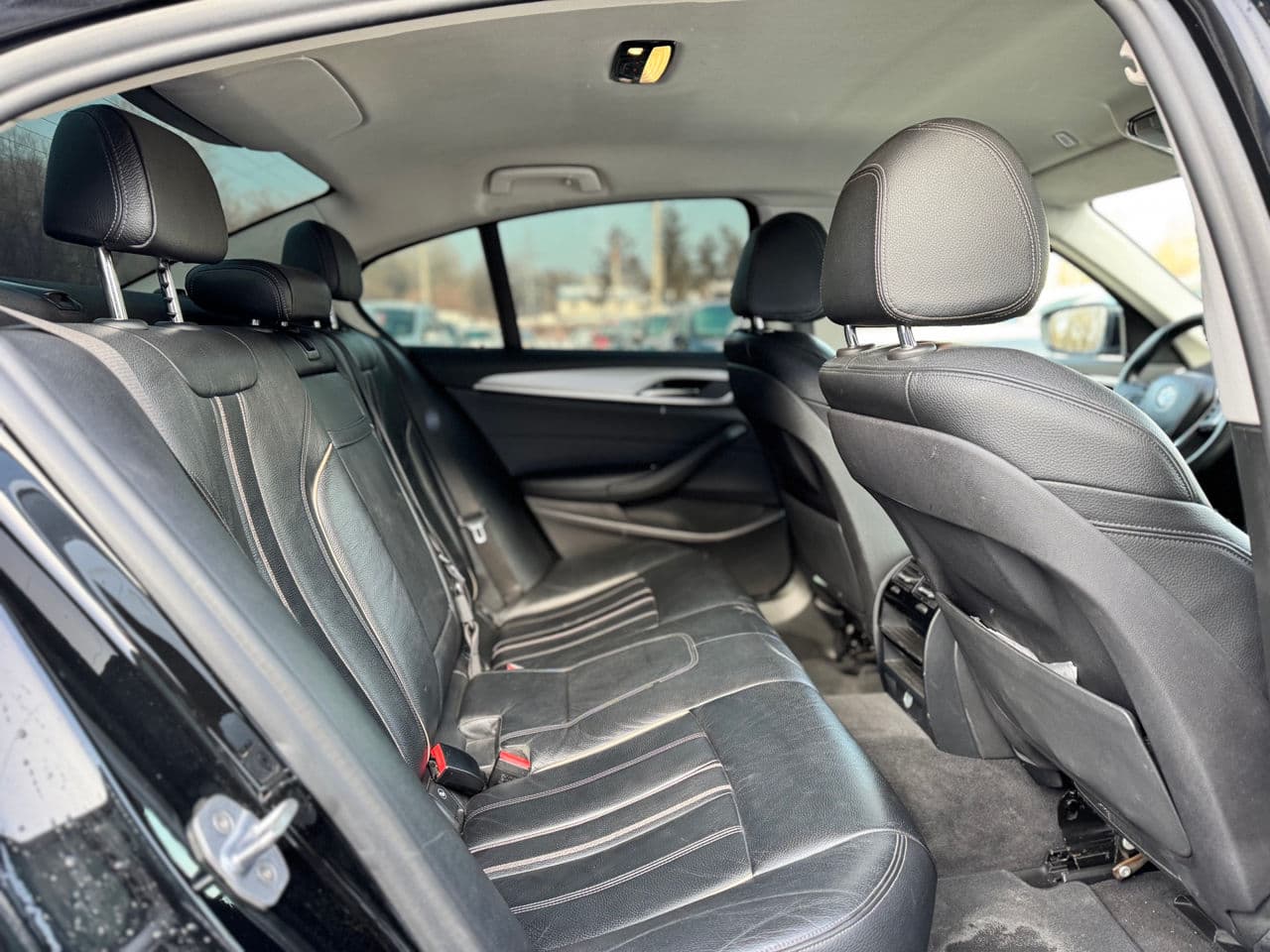 2018 BMW 518 — Miniatură 18