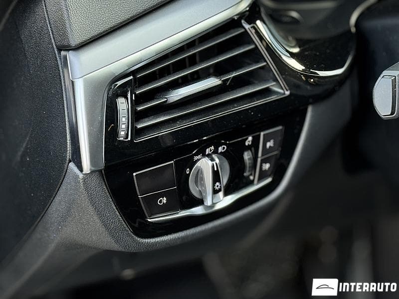 2018 BMW 518 — Miniatură 10