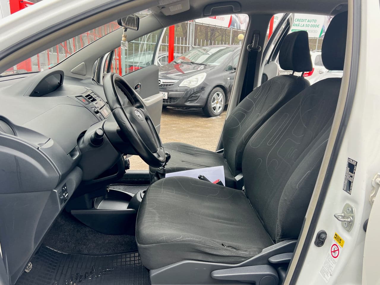 2009 Toyota Yaris — Miniatură 6