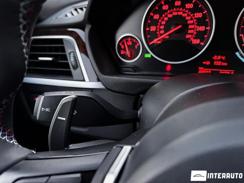 2018 BMW 330 — Miniatură 15