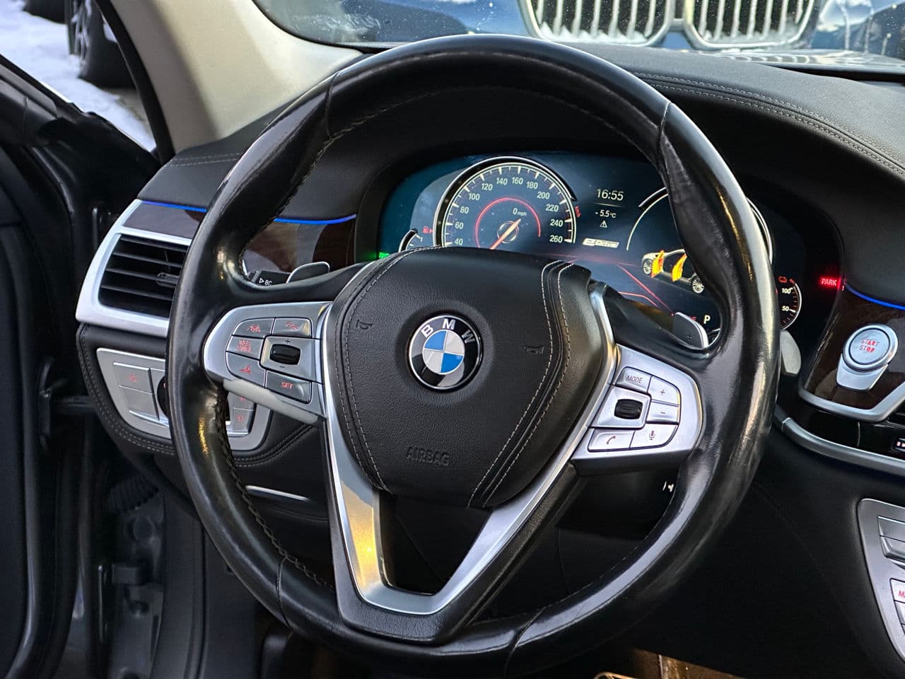 2017 BMW 740e — Miniatură 7