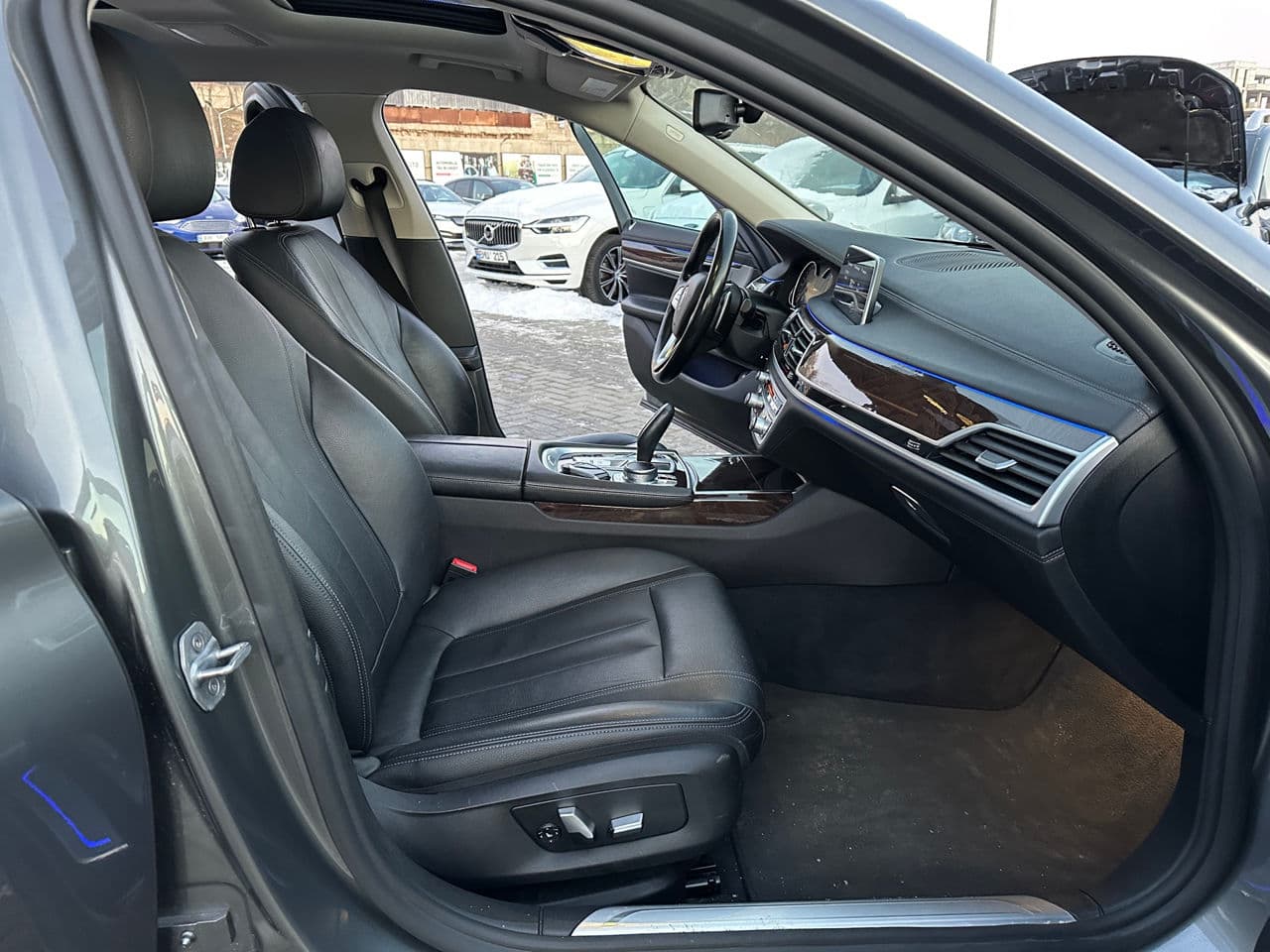 2017 BMW 740e — Miniatură 17